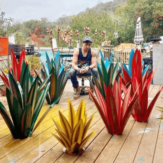 Waterproof Solar Garden Agave Lamp - Image 8
