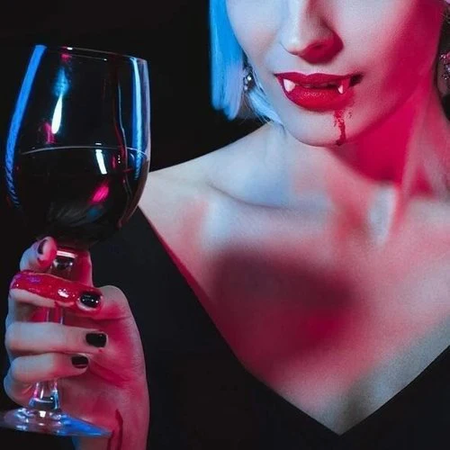 Retractable Vampire Fangs - Image 5