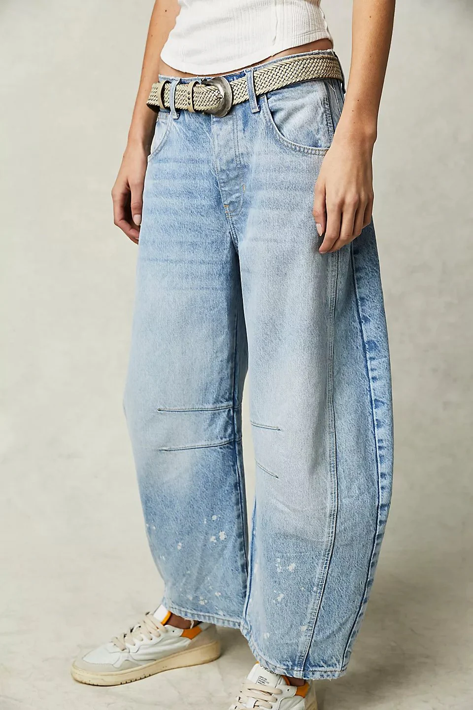 Casual And Trendy Mid-Rise Tube Jeans - Image 4