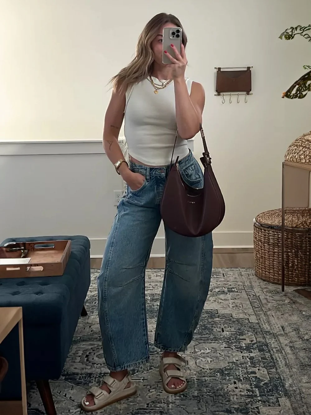 Casual And Trendy Mid-Rise Tube Jeans - Image 5