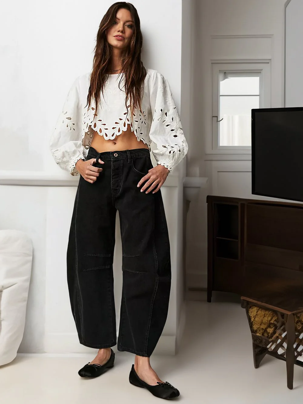 Casual And Trendy Mid-Rise Tube Jeans - Image 7