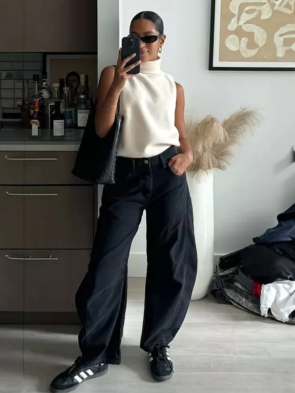 Casual And Trendy Mid-Rise Tube Jeans - Image 9