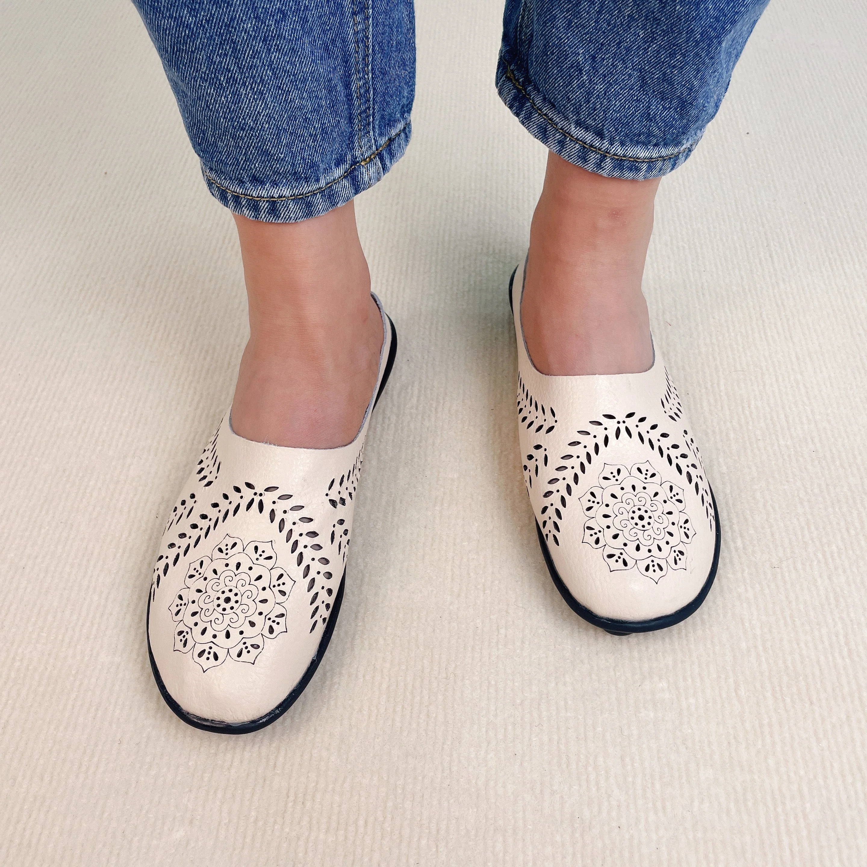 Casual All-match Hollow Slippers - Image 10