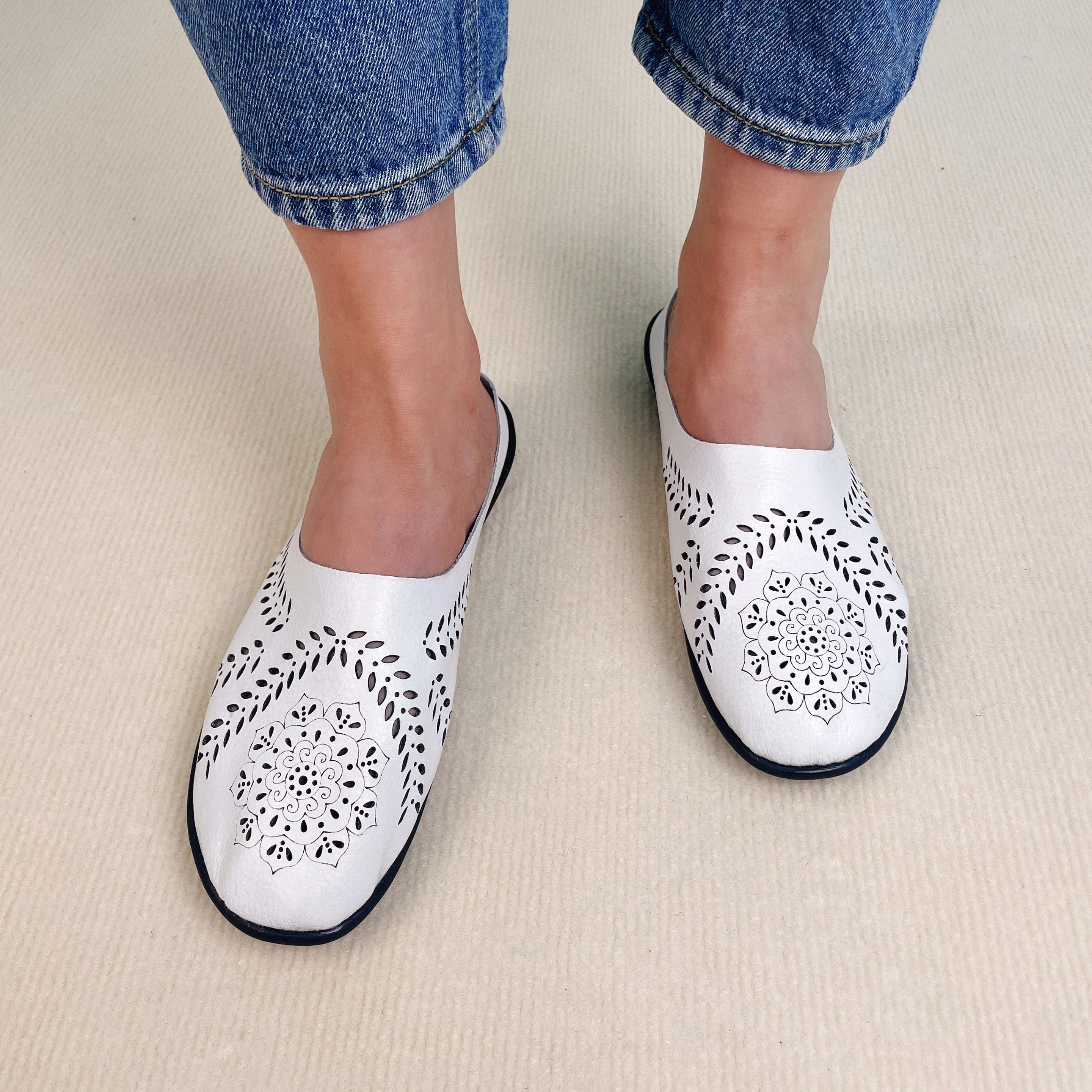 Casual All-match Hollow Slippers - Image 9