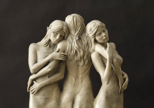 Sculpture of Three Goddess Embracing - Image 4