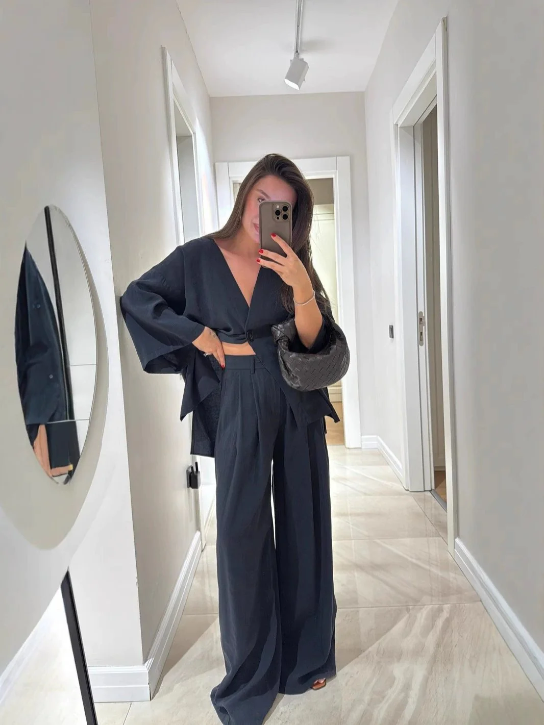 Solid Color Two-Piece Suit - Image 10