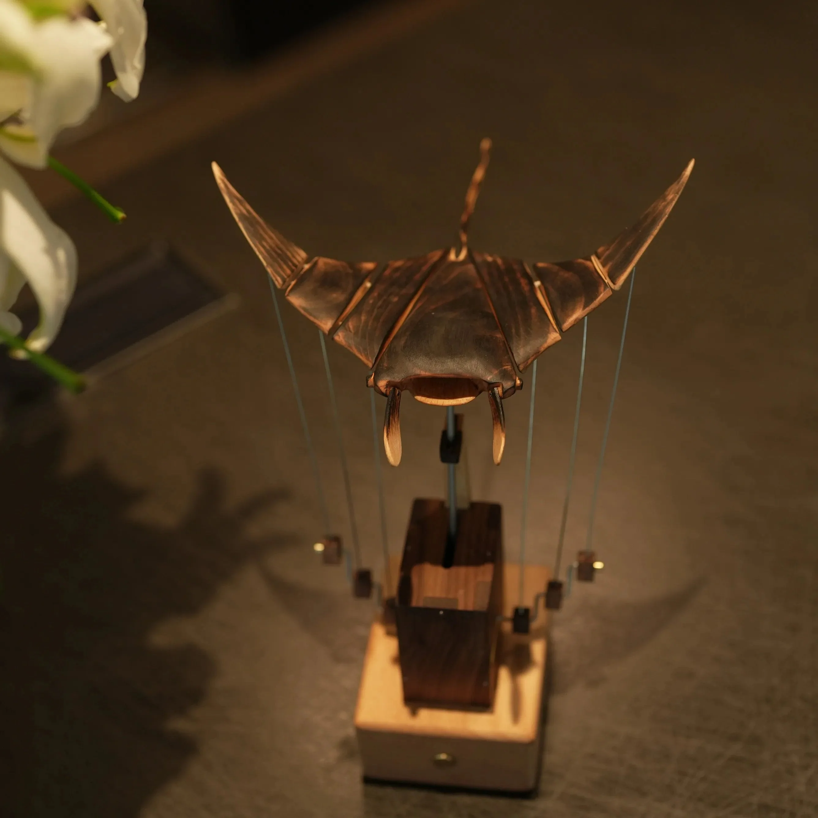 Upgraded Version Handmade Wooden Electric Bionic Manta Ray Ornament - Image 4